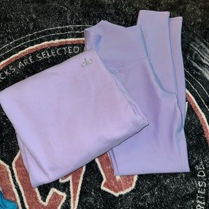 Alo crewnevk and airlift leggings violet skies set